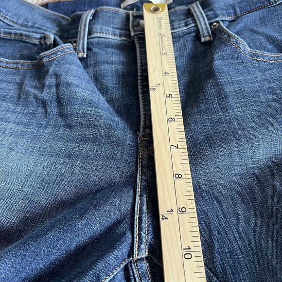 Levi's Jeans Womens 31x32 Dark Wash 315 Shaping Bootcut Stretch Mid Rise Denim - Picture 13 of 14